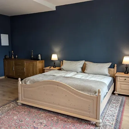 Pensión Schlosspension Hummelshain