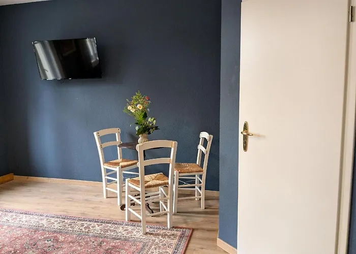 게스트하우스 Schlosspension 3*